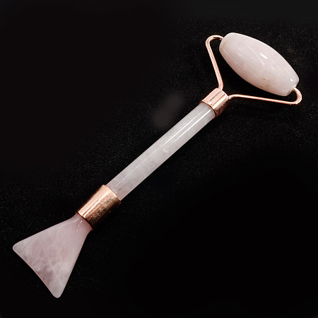 Роликовый массажер с лопаткой из натур камня Розовый кварц 